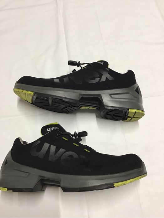 Pantofi Uvex marime 45