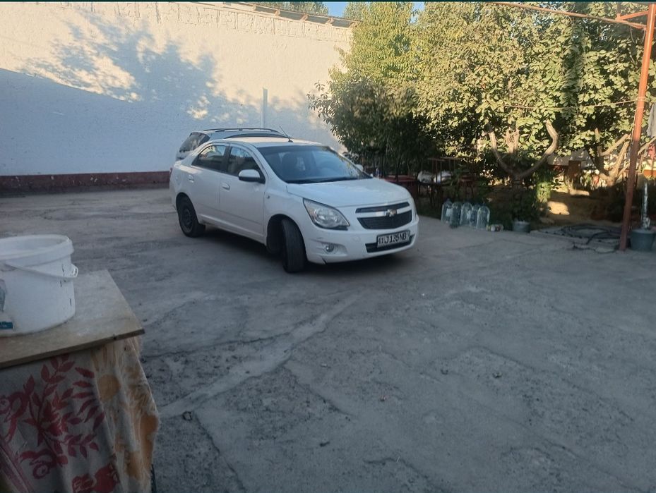 Лайлак маҳаллада 4.7 сотих 4- та хона + ошхона