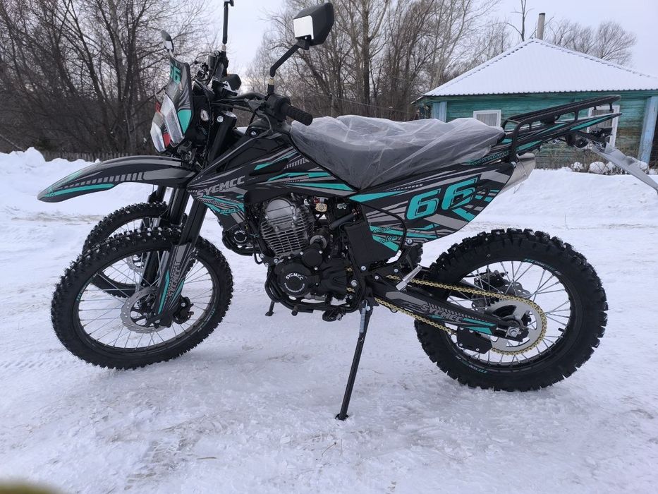 Мотоцикл эндуро.