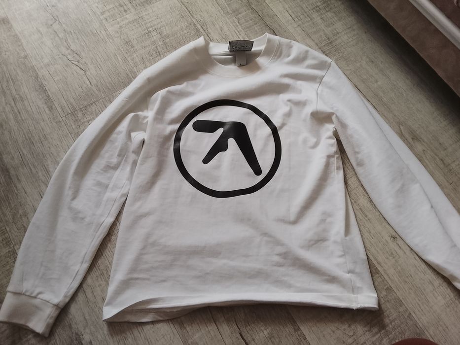 кофта с знаком xtal