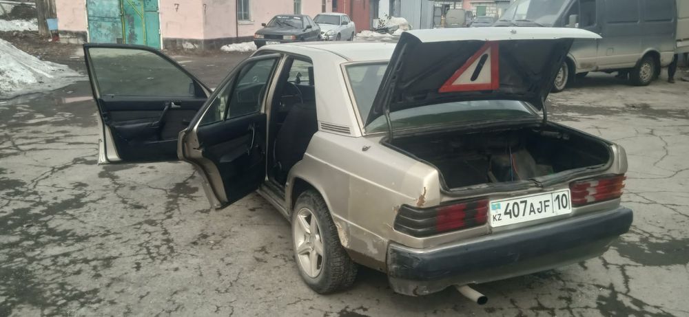 Продается Мерседес е190