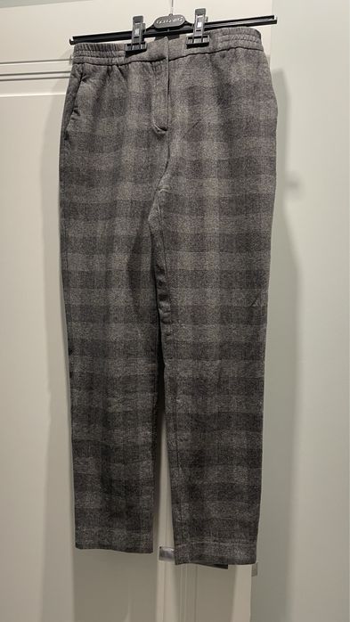 Продам джинсы со стразами