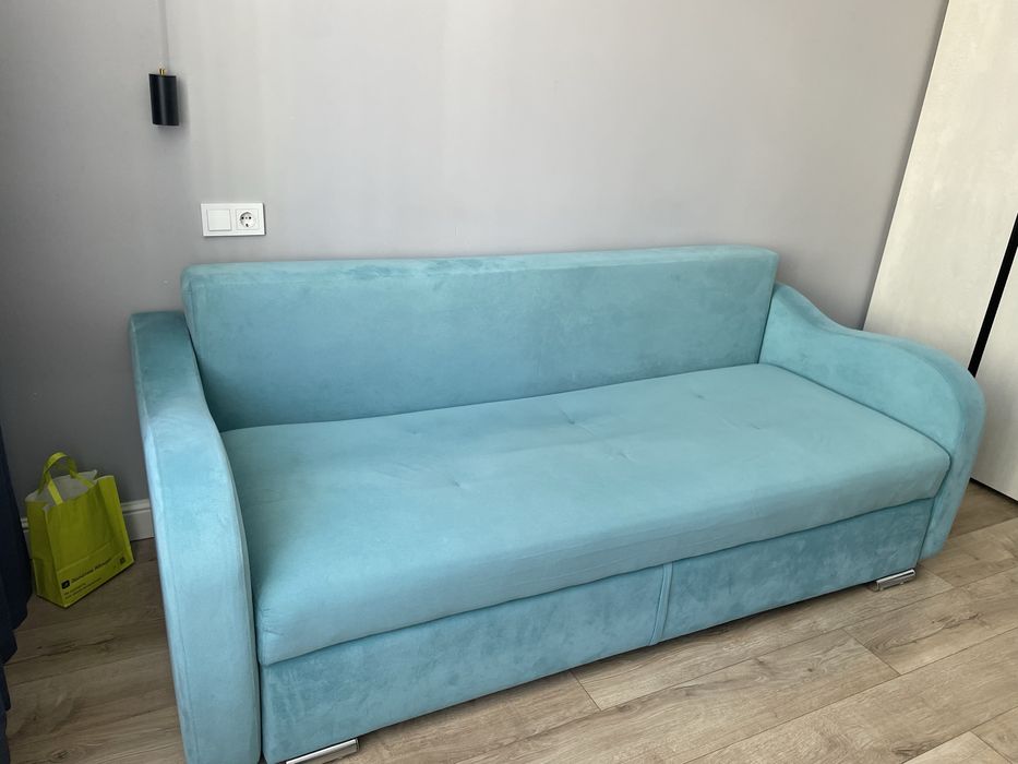 Продаю диван в хорошем состояний