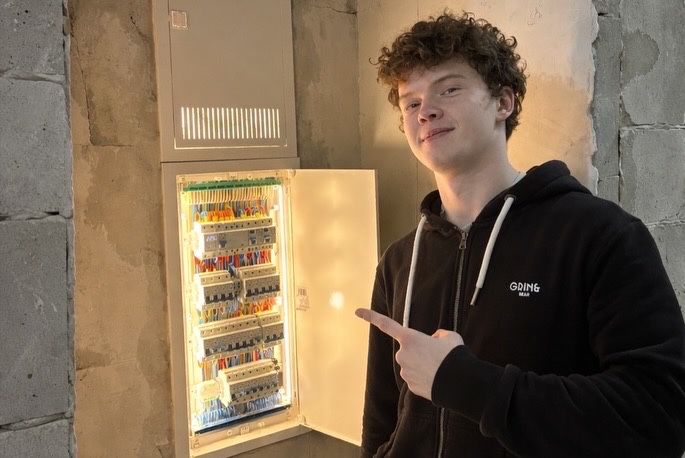 Электрик / Электромонтажник