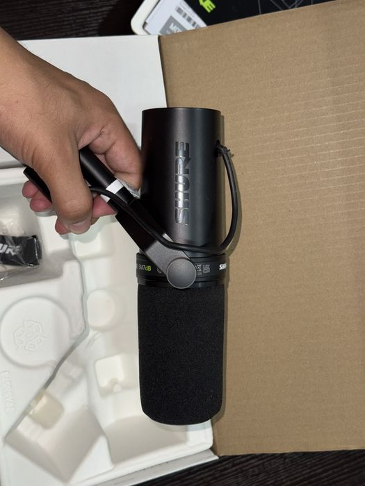 Mikrafon Shure SM7 db dlya podkastov, podkast uchun, makrafoni