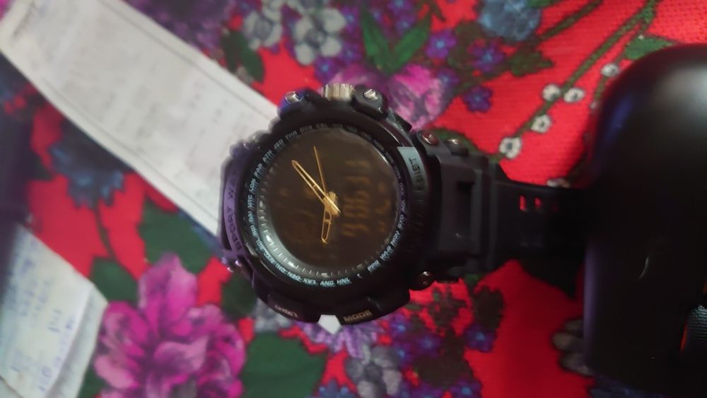 Продавам smart чесовник чисто нов