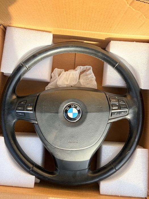 Vând volan BMW F10