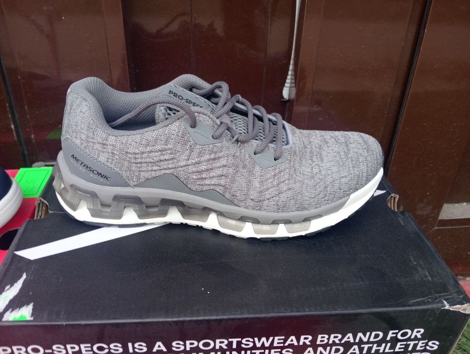 Спортивные кросовки