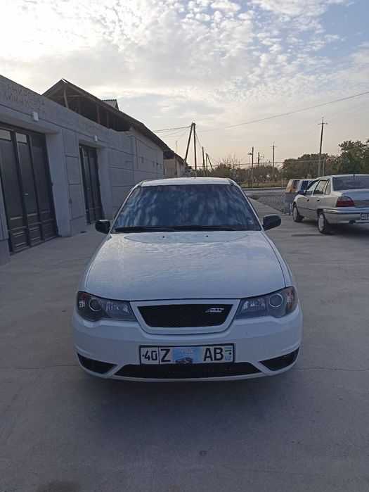 Nexia 2 1.6 sotiladi