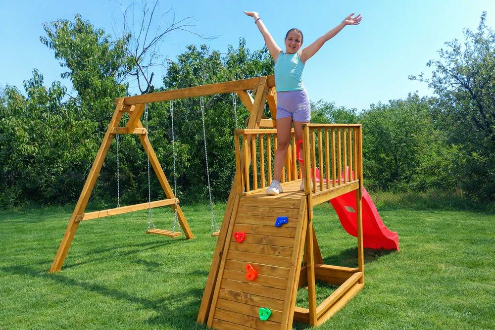 Дървена люлка с катерушка,пясъчник,пързалка и пейка