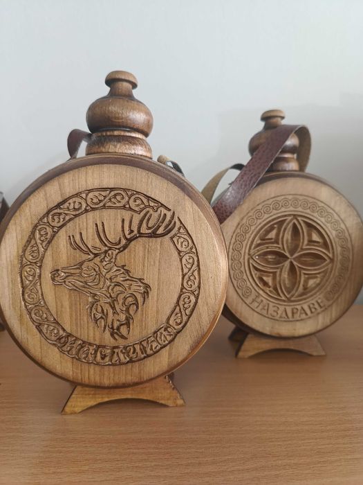 Гравирани дървени бъклици