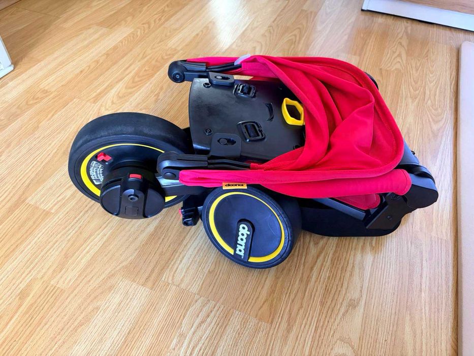 Сгъваема триколка Doona Liki S5 червена