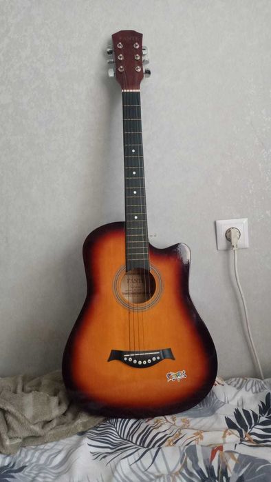 Акустическая гитара