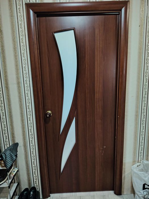 Люстра и меж комн дверь