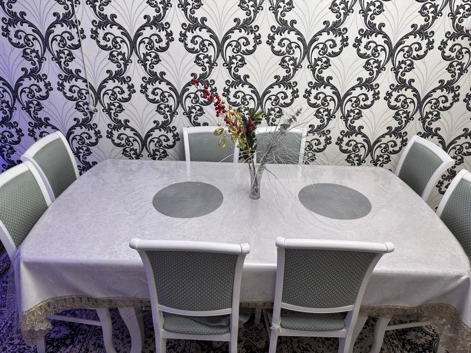 Продам раздвижной стол.