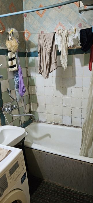 Продаётся возле ТТЗ 4  2/1/4