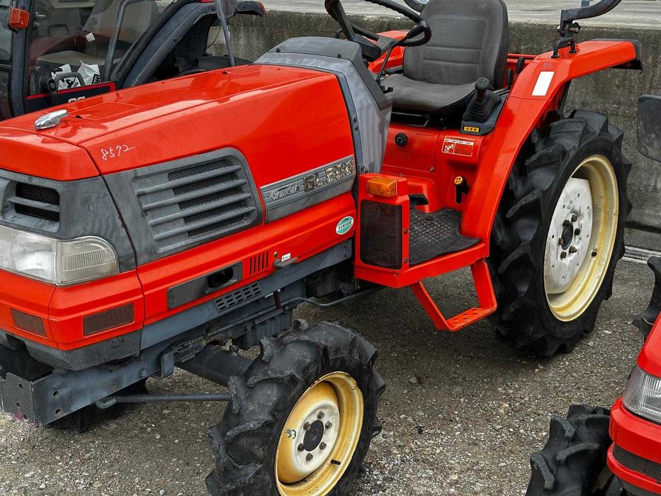 Tractorase japoneze Kubota- Iseki- Yanmar- Mitsubishi