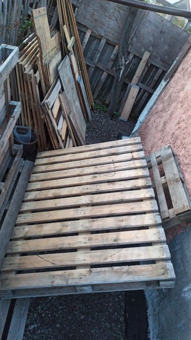 Продаю поддоны в хорошем состоянии