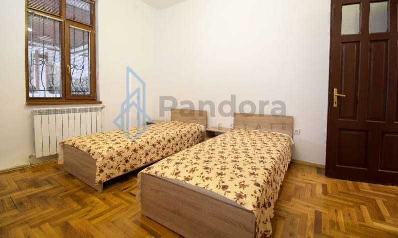 Дава се под наем Тристаен апартамент в София, Център - 100 кв.м за 520 € - Снимка #4