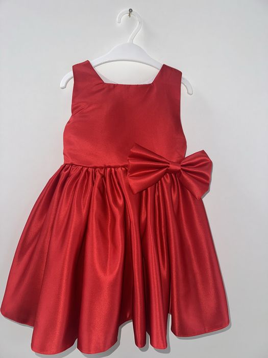 Нарядные платья для девочек