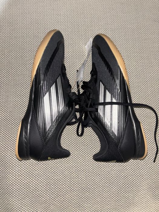 Нови футболни обувки за зала Adidas f50 league in