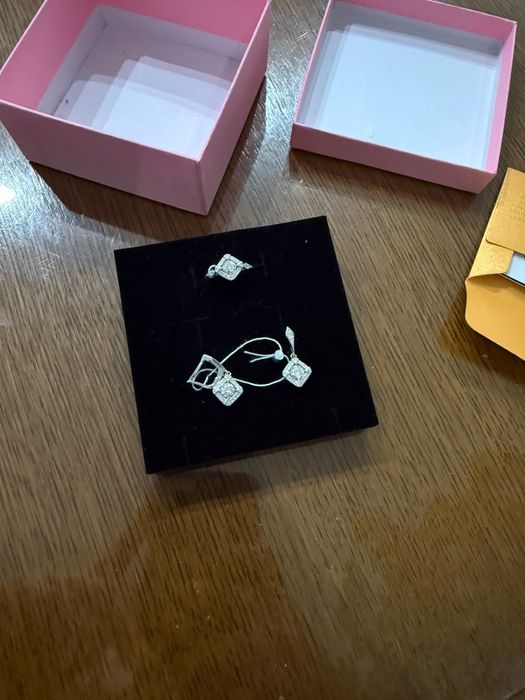 Продам новый серебряный набор!!!