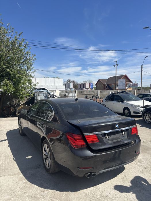 BMW seria 7 f01 3.0d •memorie•clima spate• distronic