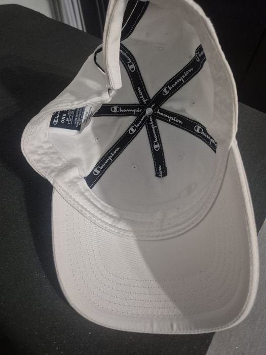 Sapca Champion nouă