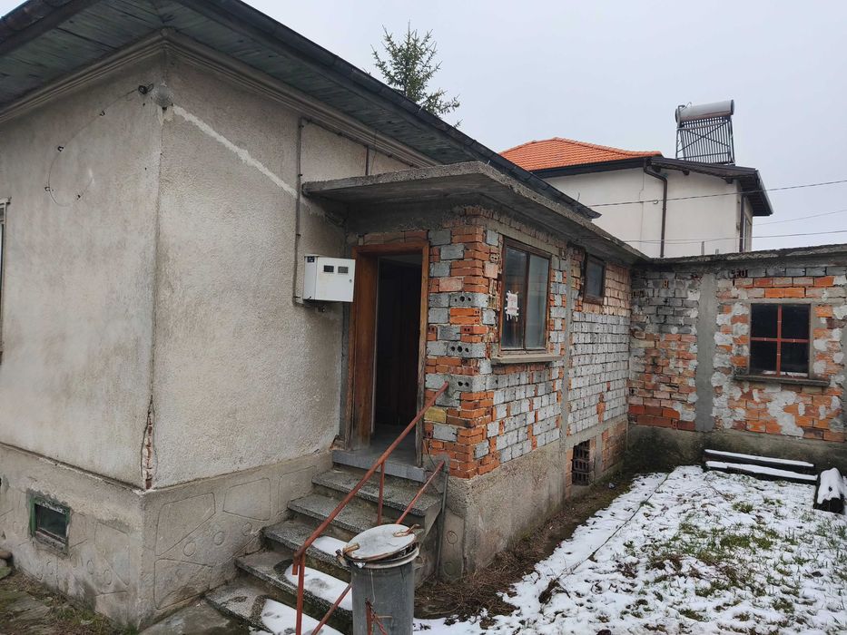 къща, Костенец,  РЗП 75м2 , двор 902 м2 , двоен гараж и къща за гости