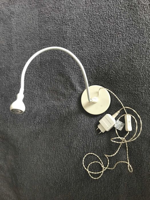 Гъвкава настолна лампа