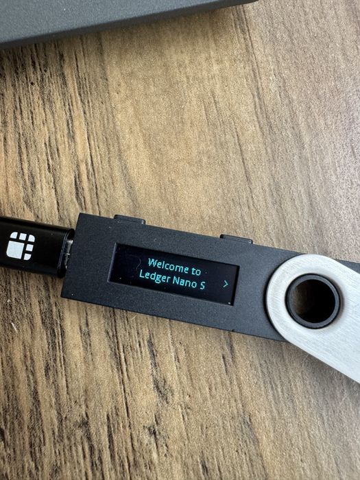 Ledger Nano X + Nano S - употребявани, в перфектно състояние