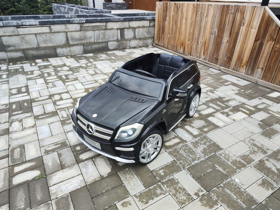 Mașinuță electrica Mercedes pentru copii între 2-6 ani