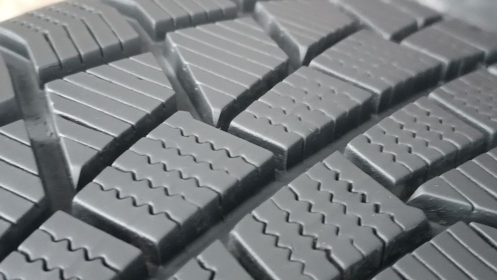 245/45/18 Gislaved Дот 3523