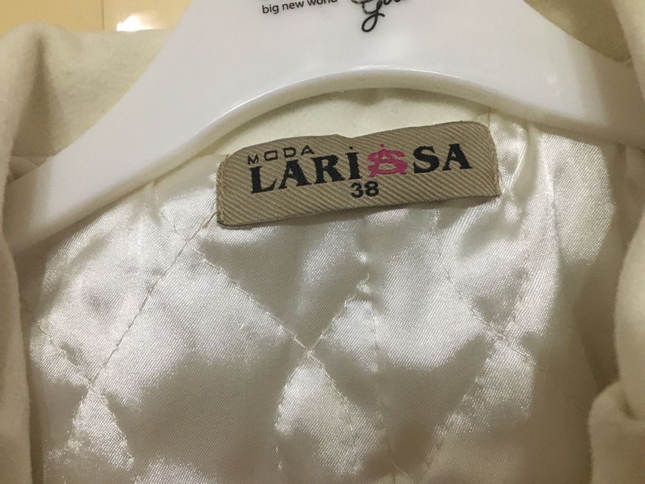 Larissa пальто белое 38 размер