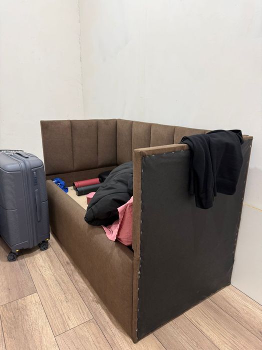 Компакть диван хорошии 2шт