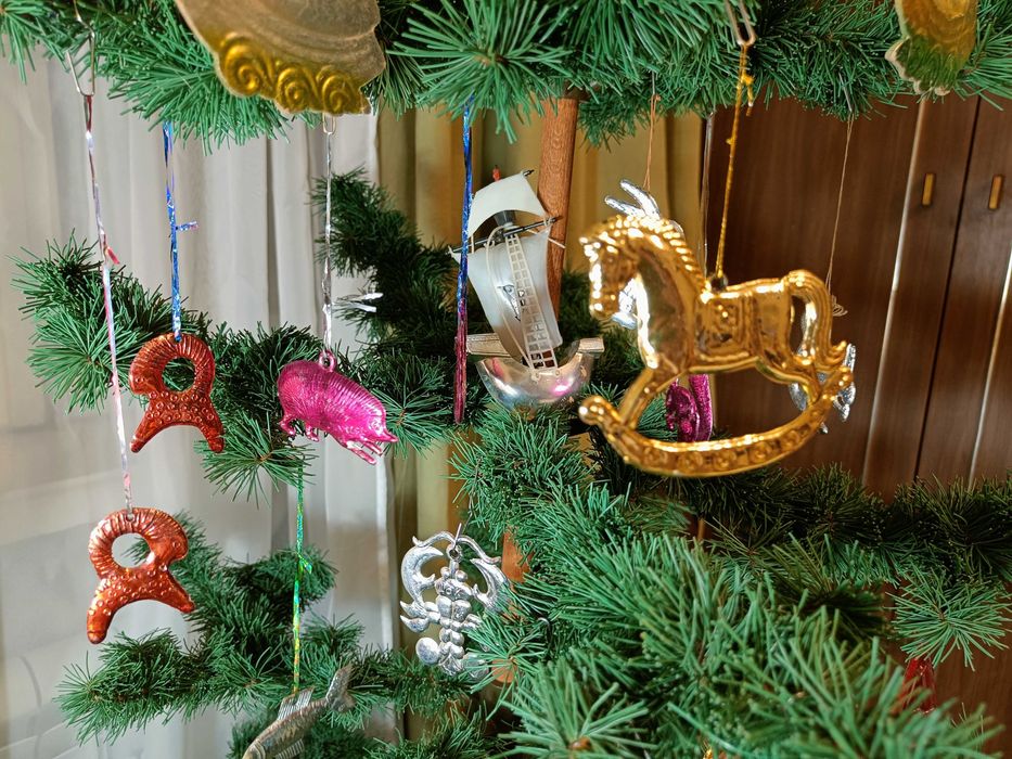 Ёлка искусственная на Новый год