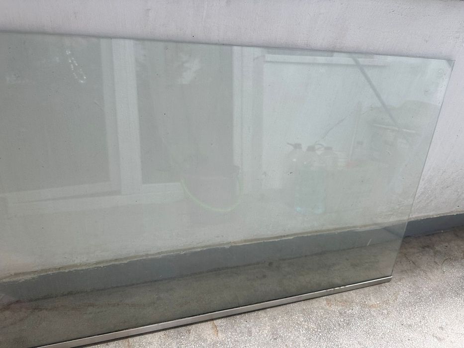 geam de dus, in stare buna  peste 2m si in jur de 60 cm latime