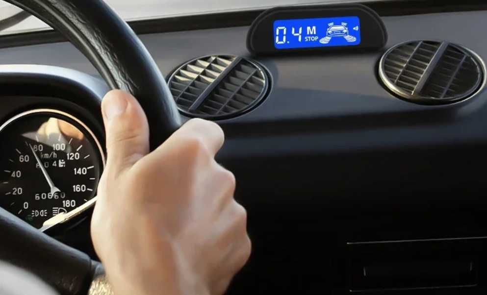 Парктроник с 4 датчика и LED дисплей