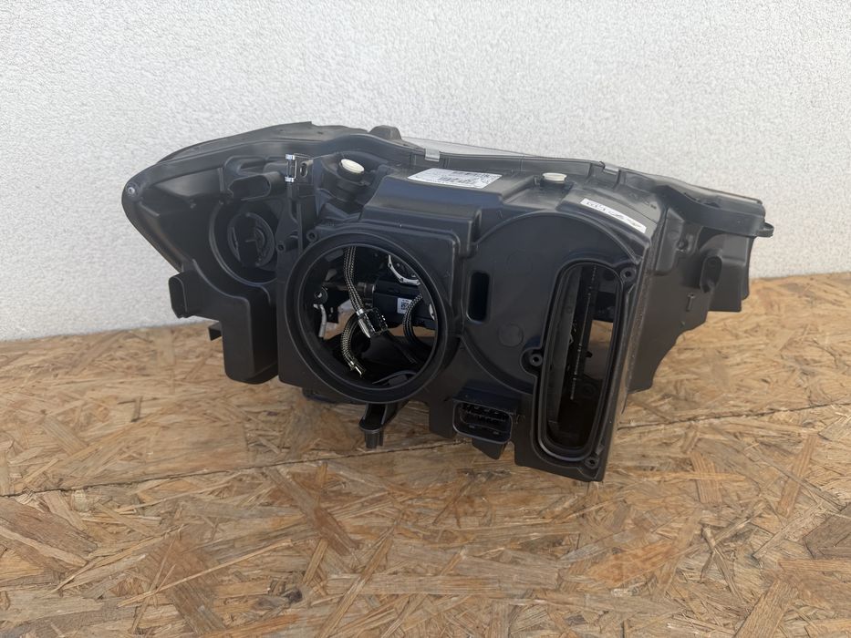 Far stanga BMW X3 X4 F25 F26 LCI Facelift Bi Xenon Adaptiv + Led