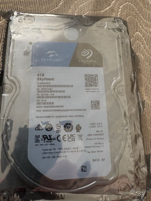 Продам жесткий диск seagate skyhawk 4 tb