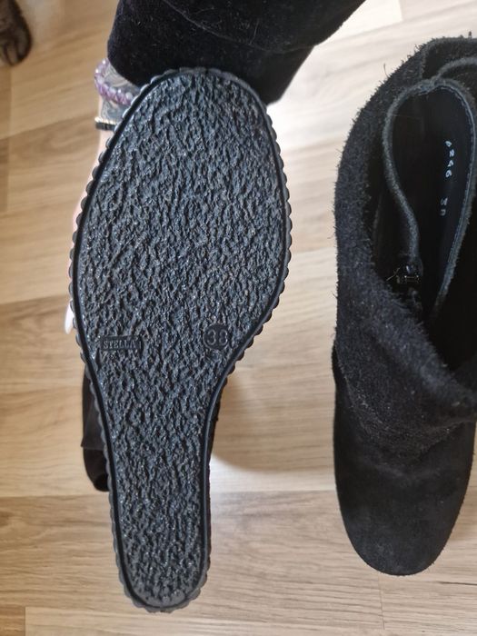 Боти естествен велур