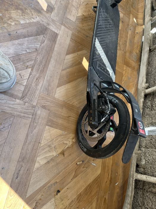 Продам самокат Roces 200.