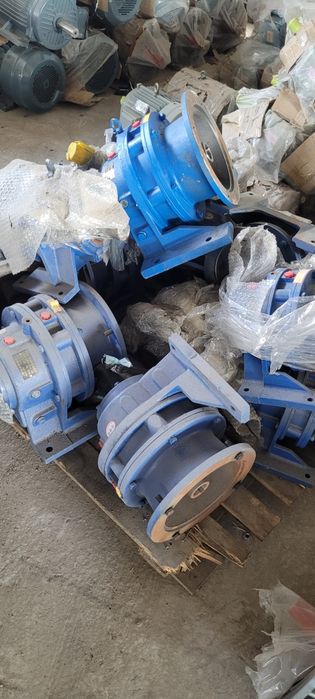 Электродвигатель Мотор-редукторы  Редукторов разный