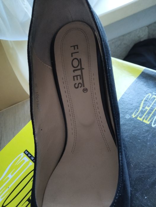 Продам женские туфли