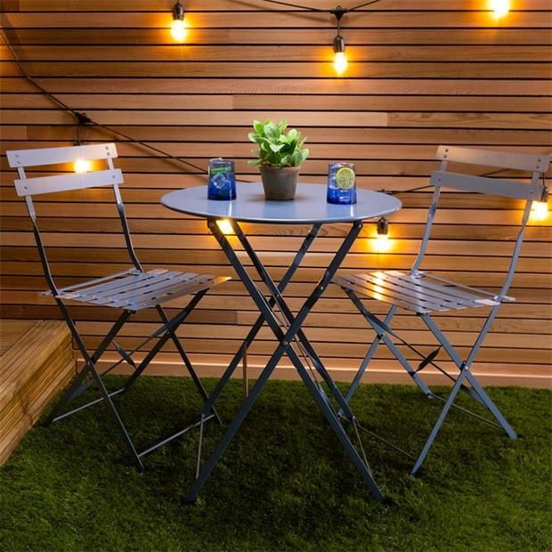 Сгъваем метален комплект столове и маса