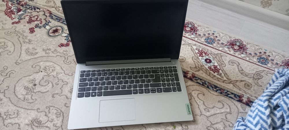 Lenovo ideapad 1