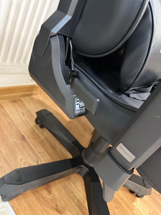 Продам игровое кресло