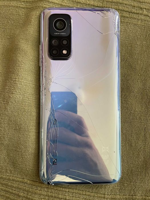 Xiaomi Mi 10T Pro 256 GB работещ нормално, пукнат гръб