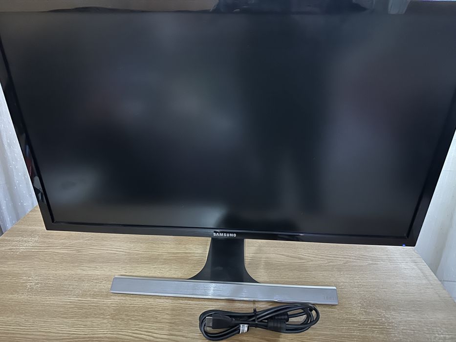 Monitor LED Samsung Gaming LU28E590DS 28 inch 4K