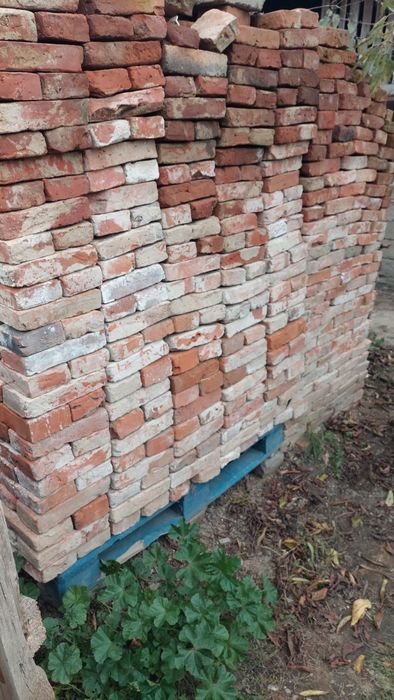 Vând caramida tiganeasca